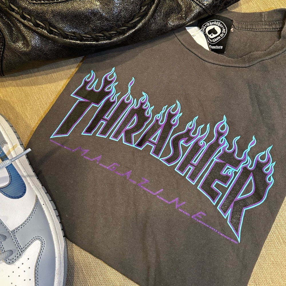 Thrasher Flame Short Sleeve Women’s T-Shirt - Dark Grey Heather / Blue / Purple